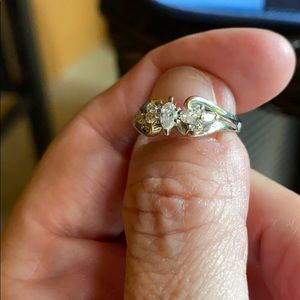 1/2 CTW (Aprox.) Diamond Cluster Ring
